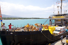Das „Rettungsboot Haiti“ der Ehrenamtlichen Geistlichen der Scientology.